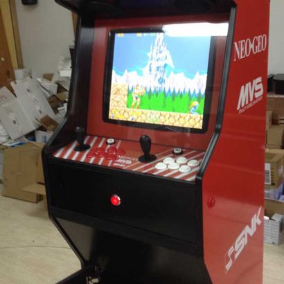 Máquina arcade estilo Neogeo